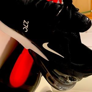 Airmax 270 men’s size 12  “Chip 602-752-5600”